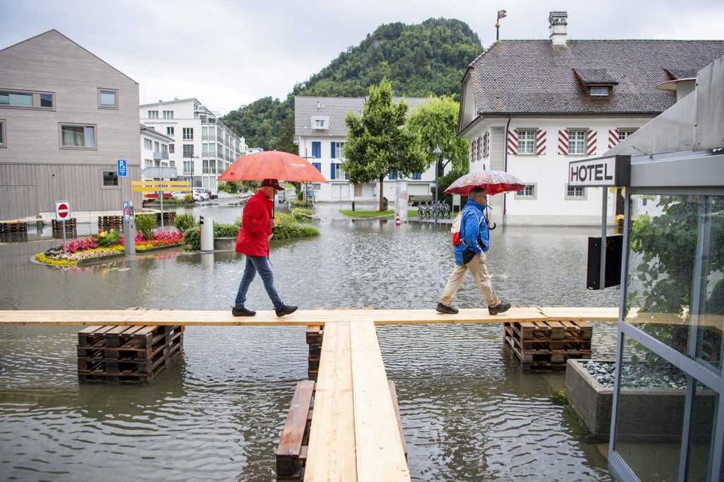 Inondation à Stansstad (NW) en 2021: avec le changement climatique, les intempéries augmenteront en Suisse aussi. (Photo: Keystone-SDA / Urs Flueeler)
