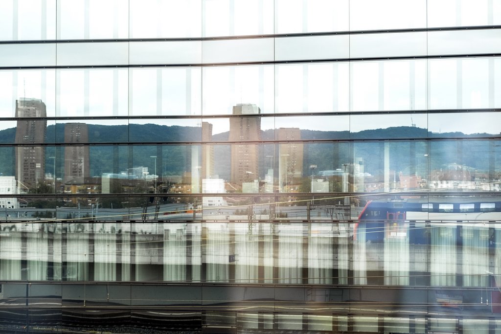 Die Zukunft bietet dem städtischen Werkplatz auch Chancen, insbesondere mit der Digitalisierung: Dienstleistungsbezogene Tätigkeiten wie Forschung und Entwicklung, Design oder IT werden auf dem Werkplatz weiter zunehmen. (Foto: Keystone)