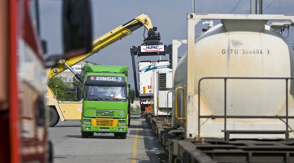 Im alpenquerenden Güterverkehr soll die Schiene weiter gestärkt werden. (Foto: Keystone-SDA)