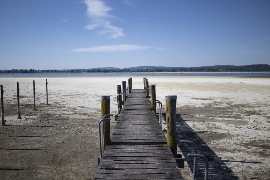 Trockener Sommer 2022 bei Triboltingen (TG): Auch die Anpassung an den Klimawandel ist in der Klimastrategie berücksichtigt. (Foto: Keystone-SDA / Gian Ehrenzeller)