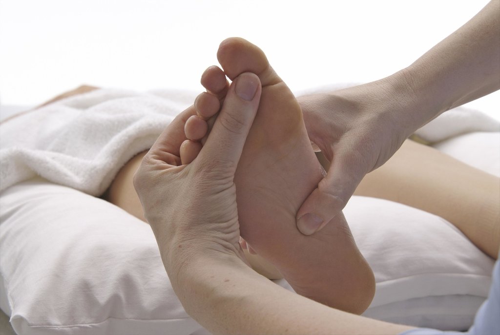 Die obligatorische Krankenversicherung übernimmt seit dem 1. Januar 2022 unter bestimmten Voraussetzungen eine Podologiebehandlung. (Foto: Keystone-SDA / Doc-Stock, Thomas Zoerlein)
