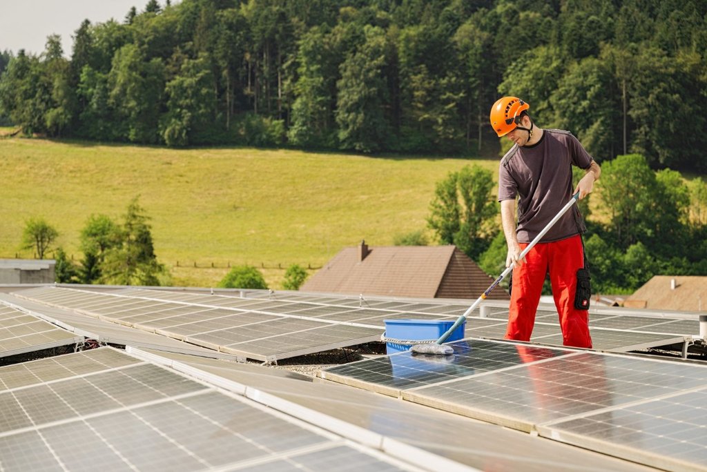 Eine PV-Anlage hat die BEWO bereits. Darüber hinaus wurden nun jedoch weitere Nachhaltigkeits-Ziele definiert. (Foto: BEWO)