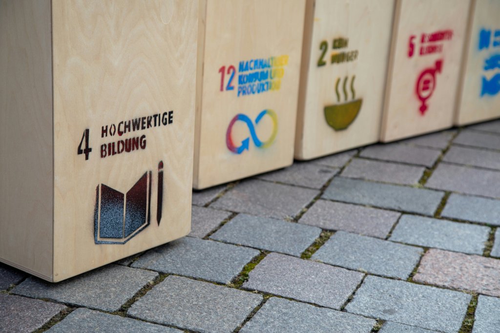 Even for SDGs that are rated positive overall, there are some setbacks. (Photo: Katja Anokhina / Unsplash)