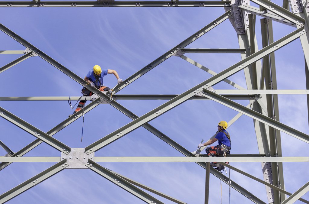 Das revidierte Stromversorgungsgesetz würde Anreize für einen effizienteren Ausbau und Betrieb der Stromverteilnetze schaffen. (Foto: Keystone)
