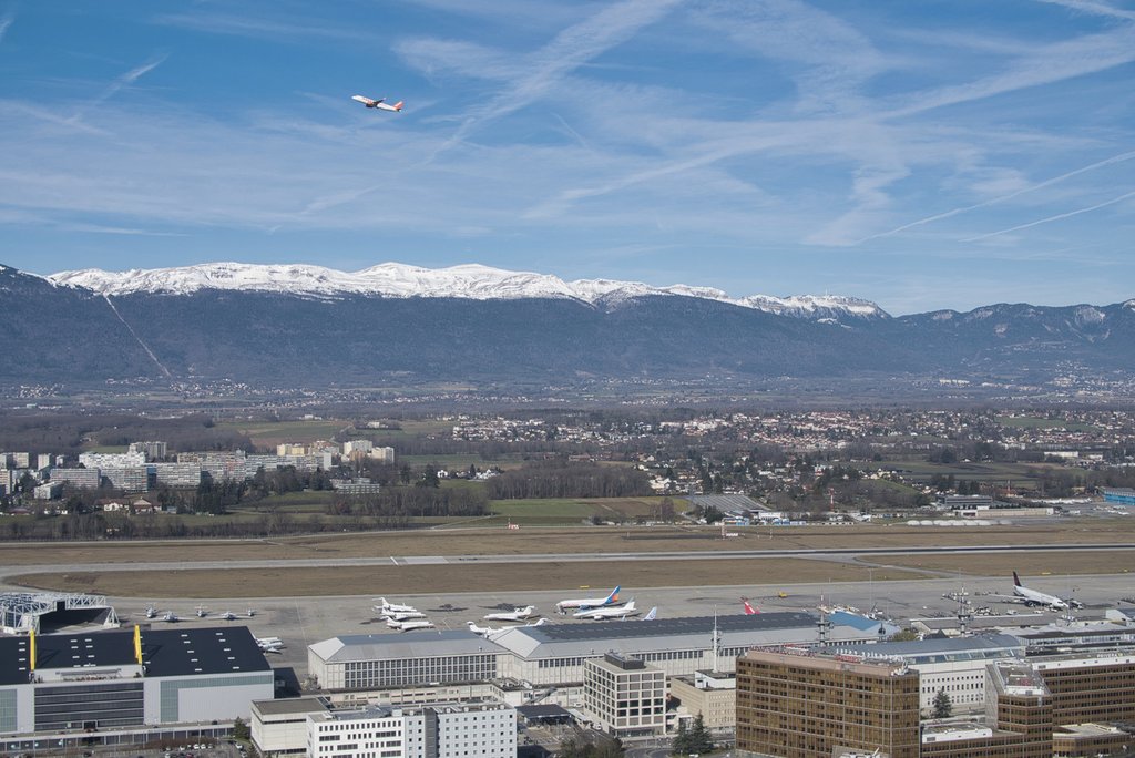 Der Flughafen verbindet Genf und die umliegenden Regionen mit europäischen und globalen Zentren. (Foto: Keystone / Stefan Hunziker)