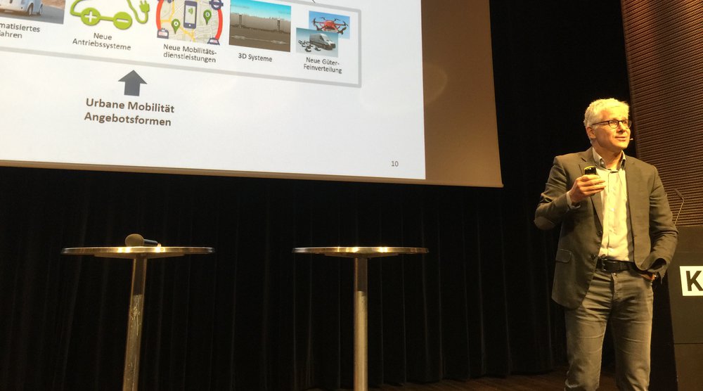 Markus Maibach, Verkehrsexperte bei INFRAS, referiert an der Zentralkonferenz 2017 des Fachverbands Schweizer Raumplaner (FSU) zur Zukunft unserer Mobilität.