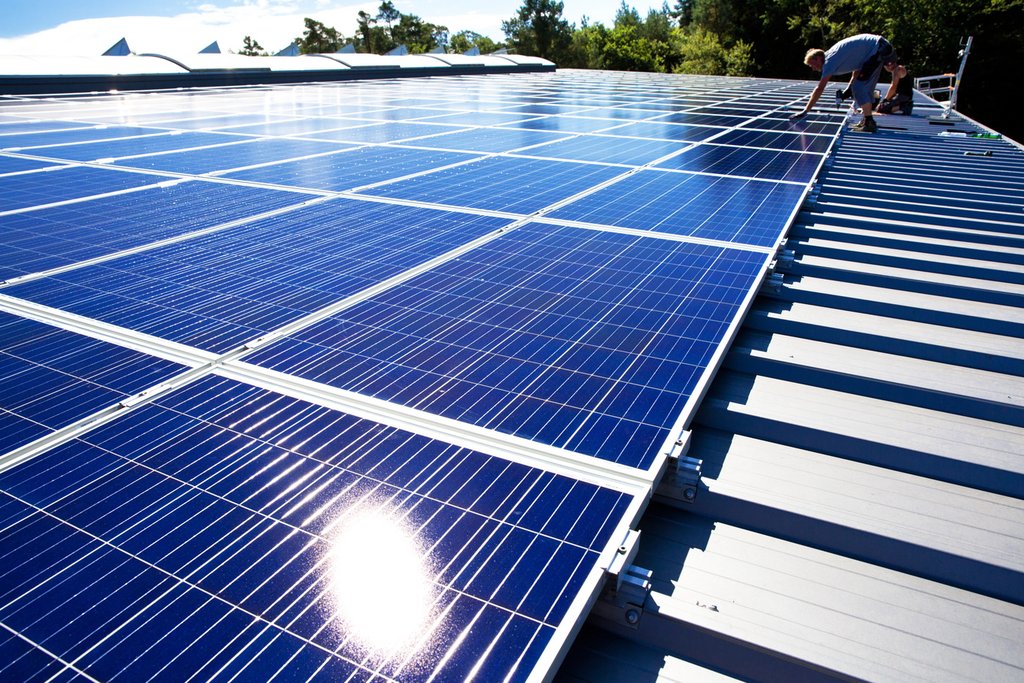 Insgesamt 100 Strom-, Wärme- und Gaslieferanten haben im Rahmen der Erhebungsrunde 2019/2020 am Benchmarking teilgenommen. (Foto: Keystone)