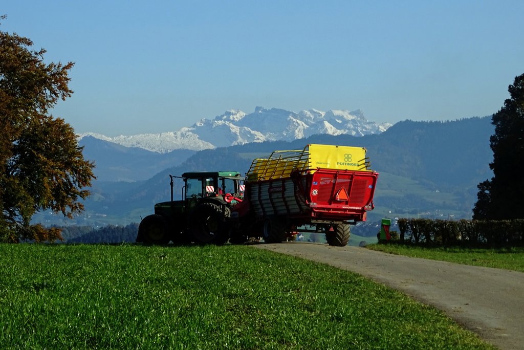 Insbesondere Landwirtschaftsbetriebe profitieren von der Rückerstattung der Mineralölsteuer. (Foto: Keystone / Thedi Suter)