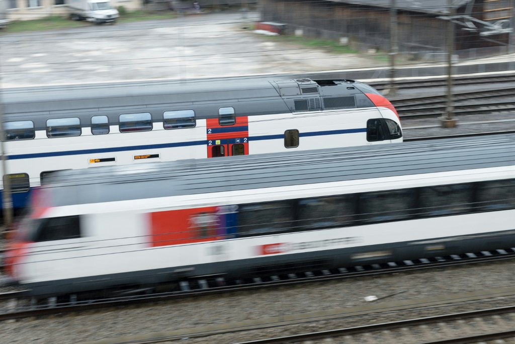 Die öV-Preise in der Schweiz: gesamthaft im europäischen Mittelfeld, bei Reisen von der Stadt aufs Land liegen sie tief. (Foto: Kajetan Sumila / Unsplash)
