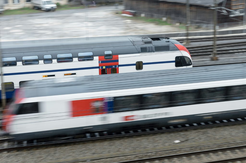 Die öV-Preise in der Schweiz: gesamthaft im europäischen Mittelfeld, bei Reisen von der Stadt aufs Land liegen sie tief. (Foto: Kajetan Sumila / Unsplash)