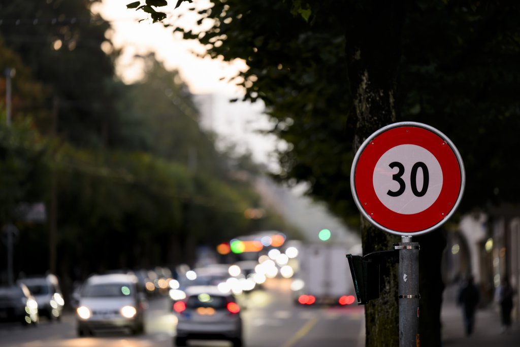 Kriterien zur Streckeneignung gesucht: Unter welchen Umständen eignen sich Hauptverkehrsstrassen für Temporeduktionen? (Foto: Keystone-SDA)