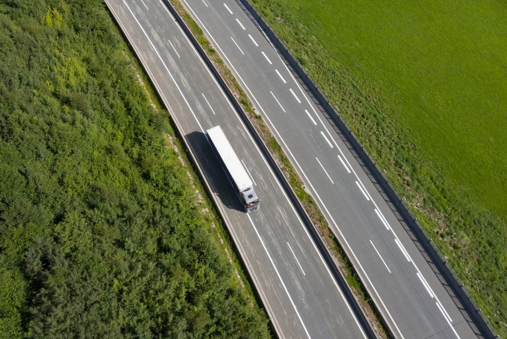 Der Bericht führt drei Hauptansatzpunkte auf, wie Verkehr trotz Wirtschaftswachstum vermieden werden kann. (Foto: Keystone-SDA / Imagebroker / Wolfgang Weinhaeupl)