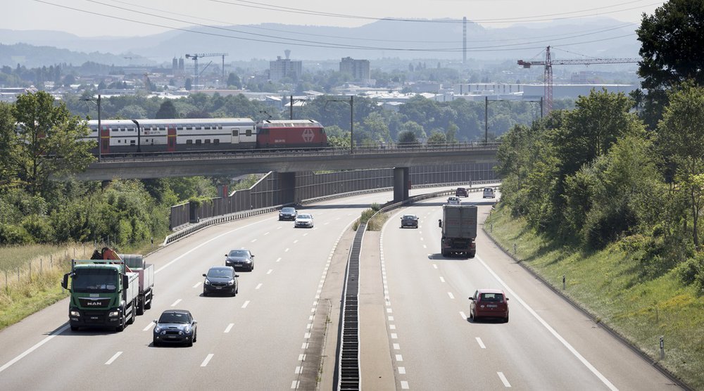 Dank dem bundesrätlichen Aktionsplan Feinstaub wurde in der Schweiz im Jahr 2016 rund 30 Prozent weniger Feinstaub PM2.5 ausgestossen als noch 2005. (Foto: Keystone)