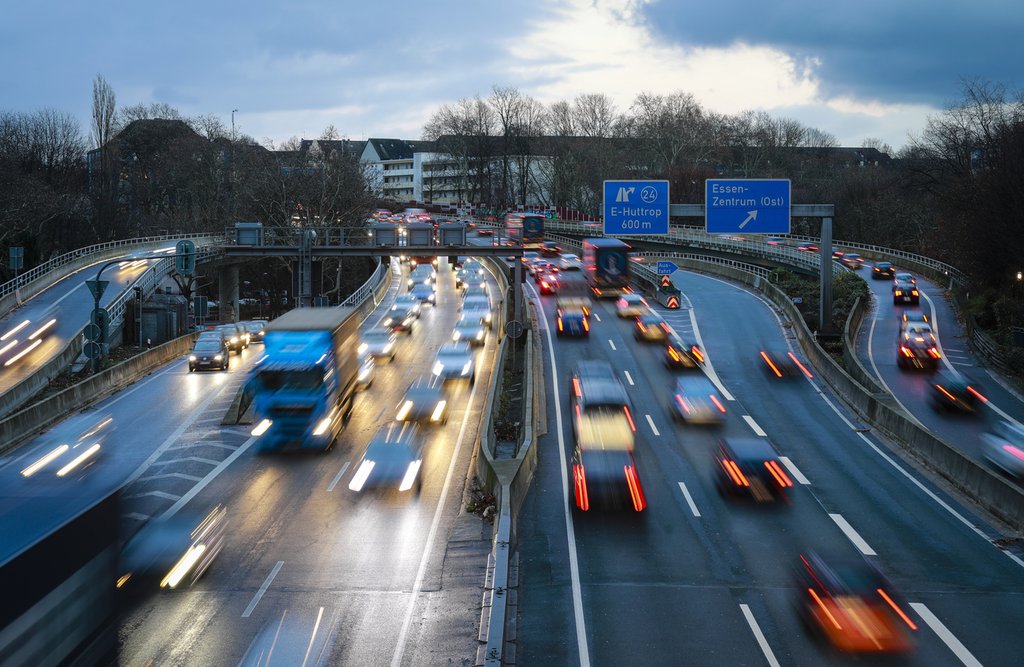 Der Strassenverkehr ist für den grössten Anteil der externen Kosten verantwortlich. (Foto: Keystone-SDA)