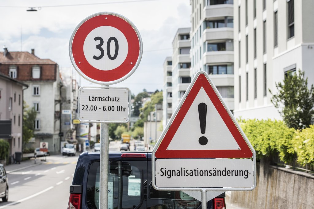 Das Tempolimit von 50 auf 30km/h reduzieren, um den Lärmschutz zu verbessern? Die Beurteilungsmethode bietet Entscheidungsträgern eine Grundlage. (Foto: Keystone-SDA)