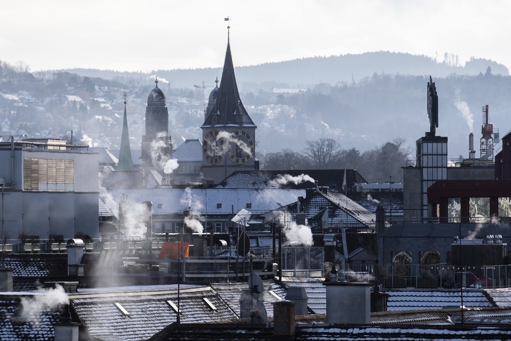 More energy-efficient buildings are one of the reasons that Switzerland's annual greenhouse gas emissions were 11 percent lower in 2017 than they were in 1990. (Photo: Keystone-SDA)