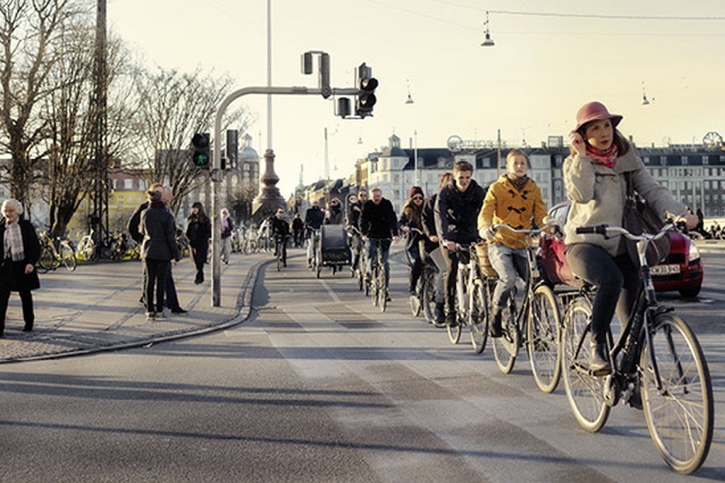 Weniger Lärm, mehr Platz – in den Städten hat der CO2-freie Verkehr positive Nebeneffekte. (Foto: Cycle Super Highways, the Capital Region of Denmark)