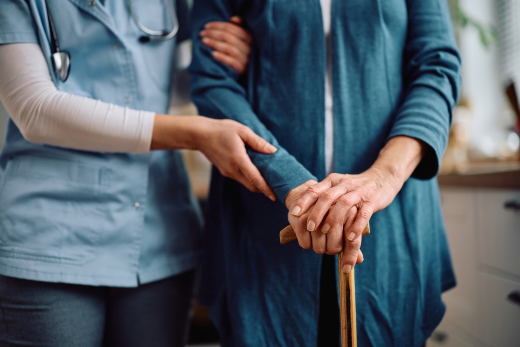 In der Langzeitpflege bestehen gute Chancen zur Optimierung. (Foto: iStock / Drazen Zigic)