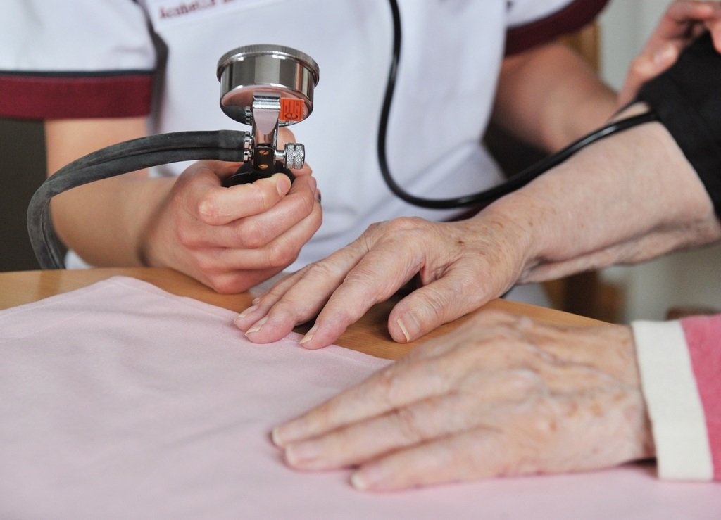 Die Studie identifiziert Mindestanforderungen, um die Resultate der Pflegeerfassung zu vereinheitlichen. (Foto: Keystone)