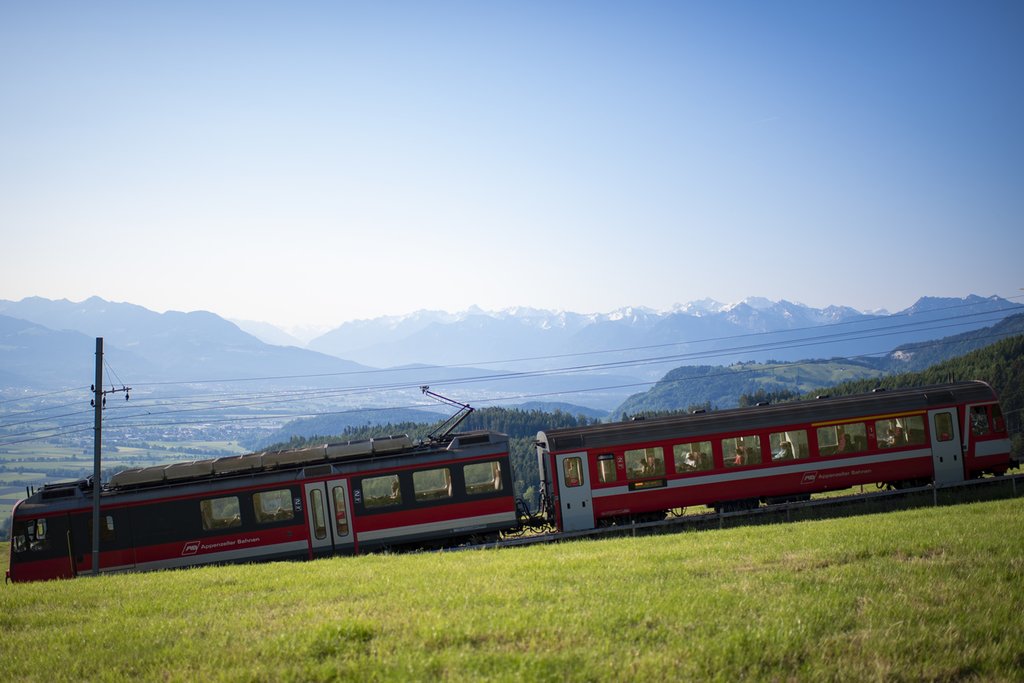 Wohin geht die Reise? Blick auf die Strecke Altstätten – Gais, eine von drei Zahnradbahnen, für die die Studie alternative Betriebskonzepte geprüft hat. (Foto: Keystone-SDA)