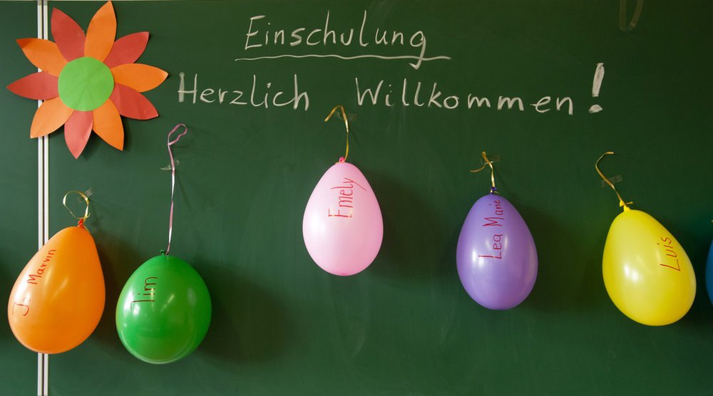 Vor allem bei Bildungsübergängen – etwa, wenn Kinder eingeschult werden – kann eine fehlende Abstimmung dazu beitragen, dass Fördermassnahmen zur Armutsbekämpfung nicht die gewünschten Wirkungen erzielen. (Foto: Keystone)