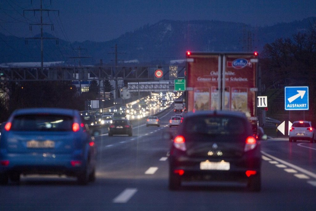 La tarification du trafic permet d’atténuer sensiblement les pointes trafic, en particulier le soir. (Photo : Keystone-SDA)