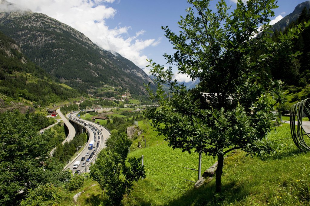 Der Transitverkehr spielt für die Treibhausgasemissionen im Kanton Uri eine relevante Rolle. (Foto: Keystone-SDA)