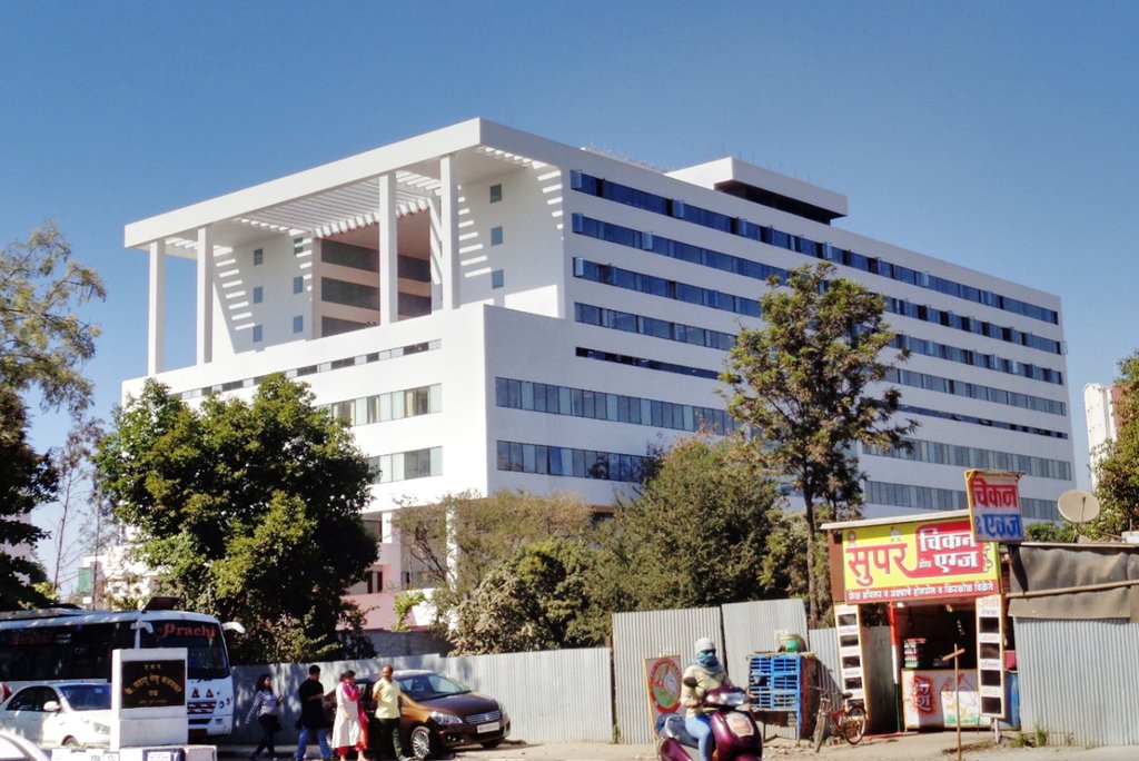 Im Gebäudebereich liegt viel Potenzial: energieeffizient gestaltetes Spital im indischen Pune (Foto: DEZA)