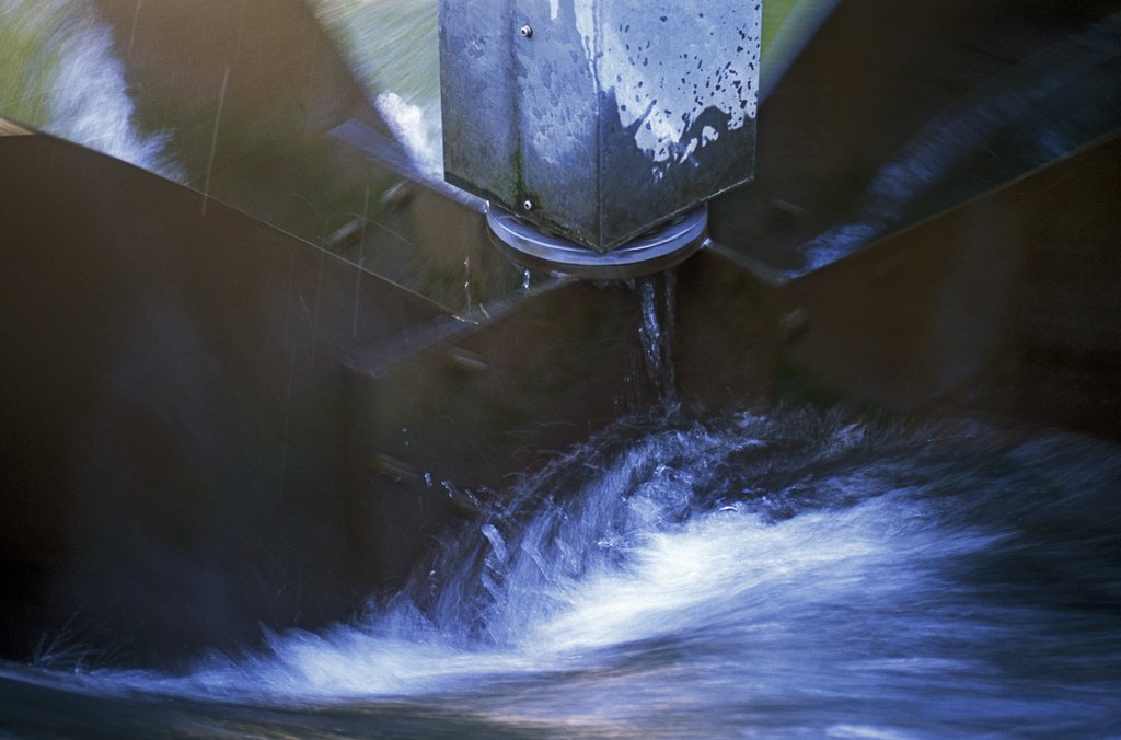 In Schoeftland, Kanton Aargau, wurde das erste Wasserwirbelkraftwerk in der Schweiz gebaut, das heute Strom für 25 Haushalte erzeugt. (Foto: Keystone)