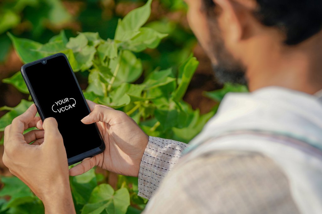 One of several real-life use cases of the Climate Ledger Initiative: Your VCCA Impact Dashboard is an innovative digital assistant that helps farmers in India and Nigeria to reduce food waste (photo: Your VCCA).